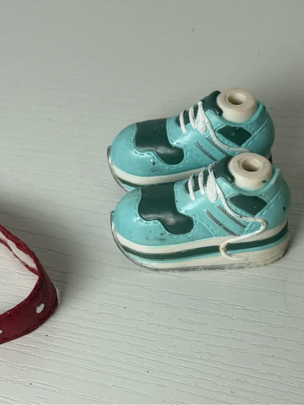 Bratz Doll Athletic Shoes and Red Headband Accessory - Teal and Red